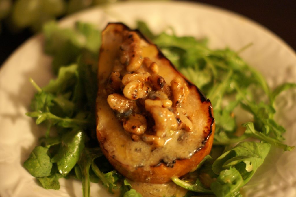 grilled pears with gorgonzola